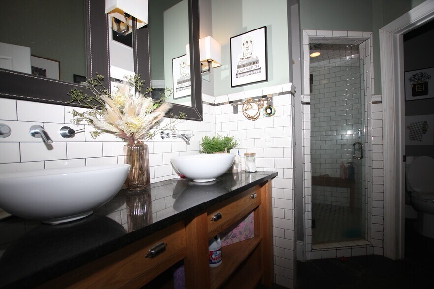 More Photos Of 130 Broad St, Rome Office For Sale