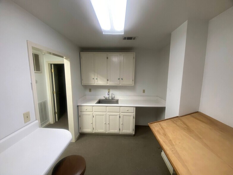 More Photos Of 1178 Hightower Rd, Macon-Bibb Warehouse For Sale