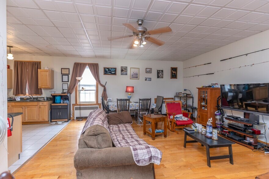 More Photos Of 141 Ulster Ave, Saugerties Storefront Retail Residential For Sale