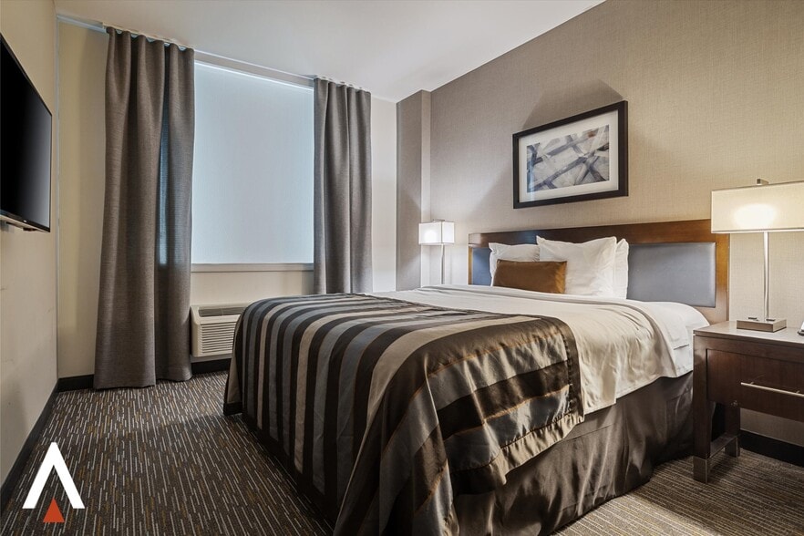 More Photos Of 3755 NW 78th Ave, Doral Hotel For Sale