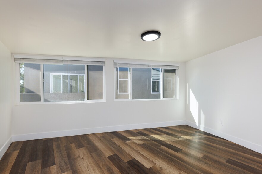 More Photos Of 6283 Lorca Dr, San Diego Apartments For Sale