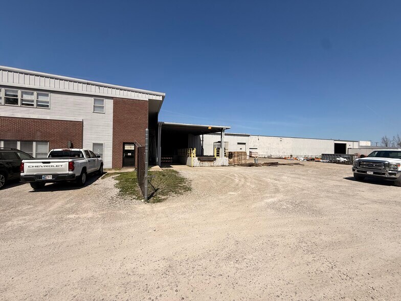 More Photos Of 211 Province St, Franklin Manufacturing For Lease