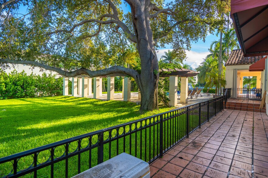 More Photos Of 44 Bal Bay Dr, Bal Harbour Land For Sale