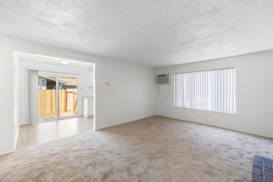 More Photos Of 7656 23rd St, Sacramento Multifamily For Sale