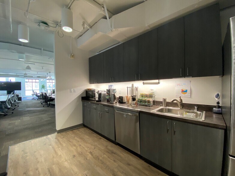 More Photos Of 153 Castro St, Mountain View Storefront Retail Office For Lease