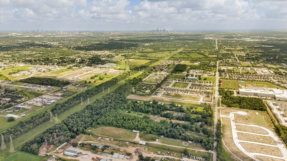 More Photos Of 12010 Martindale Road, Houston Land For Lease