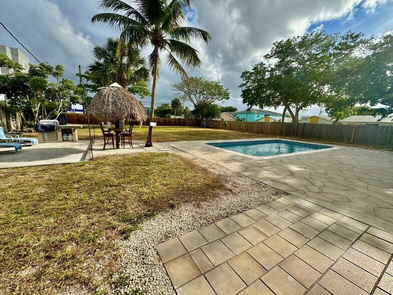 More Photos Of 1123 18th Ave N, Lake Worth Beach Specialty For Sale