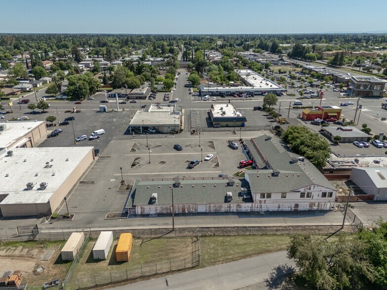 More Photos Of 1227 Bridge St, Yuba City Office For Sale
