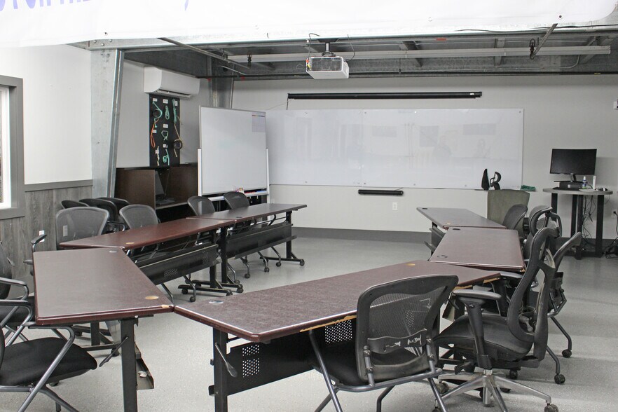 More Photos Of 101 Ritchie Rd, Capitol Heights Warehouse For Sale