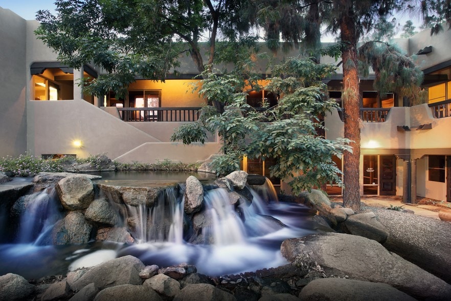 More Photos Of 301 E Bethany Home Rd, Phoenix Office For Sale