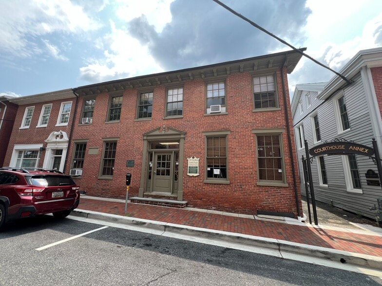 More Photos Of 25 W Courtland St, Bel Air Office For Lease