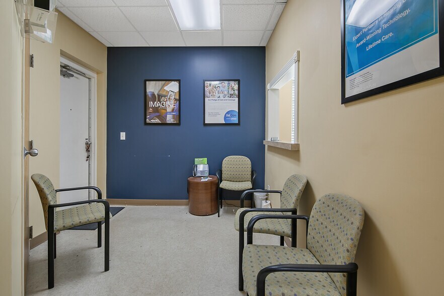 More Photos Of 303-305 Tilghman Dr, Dunn Medical For Sale