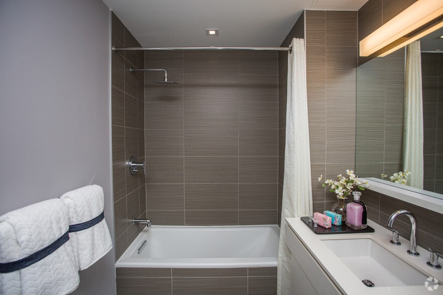 More Photos Of 1800 N Lynn St, Arlington Apartments For Lease