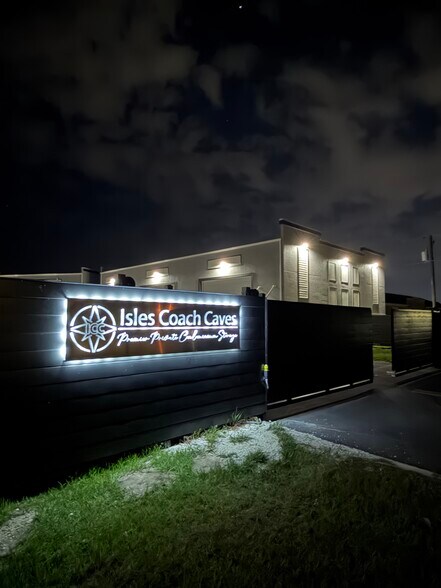 More Photos Of 4017 Taylor Rd, Punta Gorda Warehouse For Sale