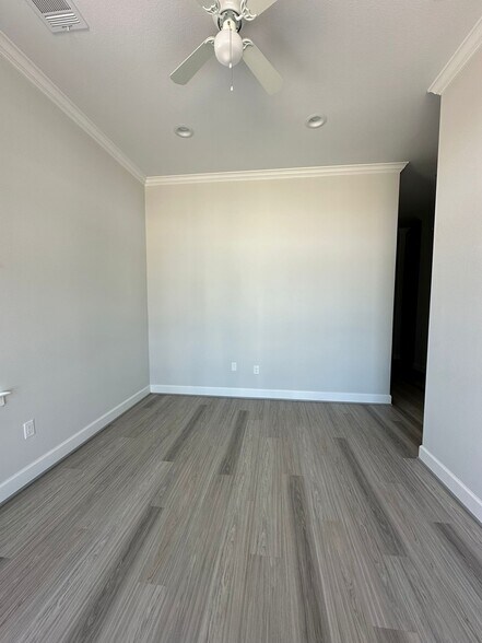 More Photos Of 1630 W Prosper Trl, Prosper Medical For Lease