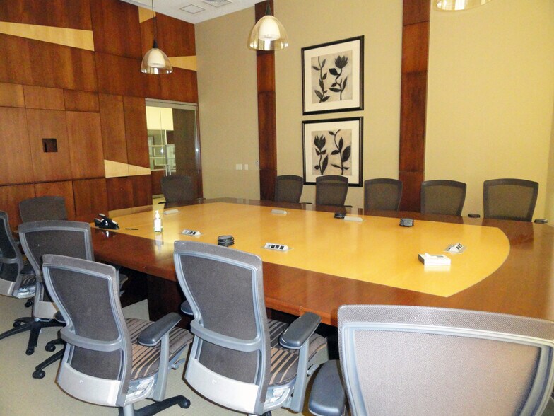 More Photos Of 3201 Voyager Dr, Green Bay Medical For Lease