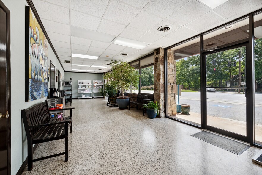 More Photos Of 6 N Avondale Rd, Avondale Estates General Retail For Sale