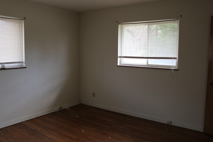 More Photos Of 4934-4936 Solar Dr, Columbus Multifamily For Sale