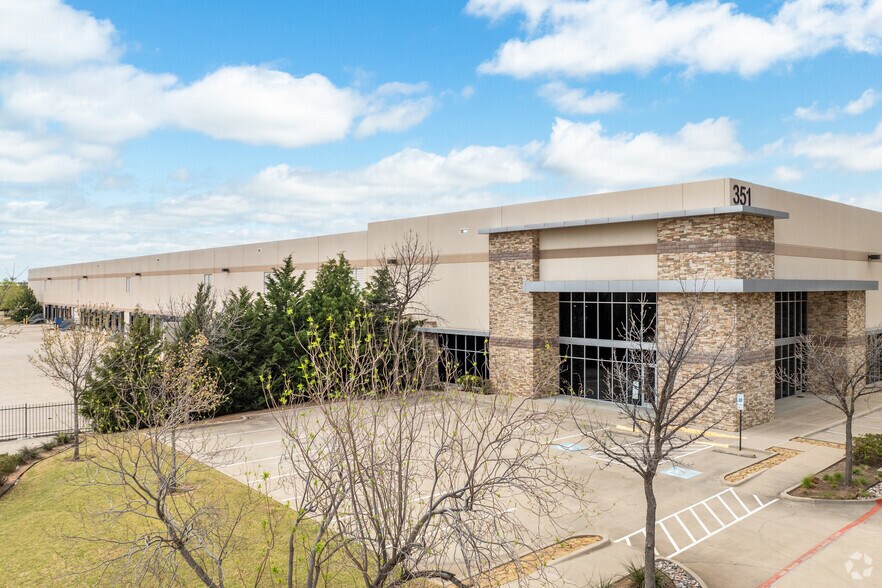 More Photos Of 351 Lakeside Pky, Flower Mound Warehouse For Lease