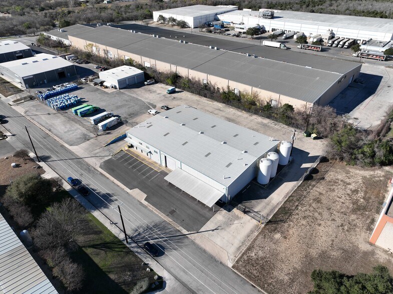 Primary Photo Of 4271 Dividend Dr, San Antonio Warehouse For Lease