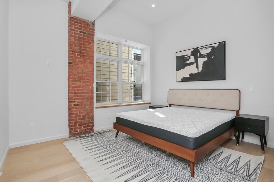 More Photos Of 63 Church St, Greenwich Apartments For Sale