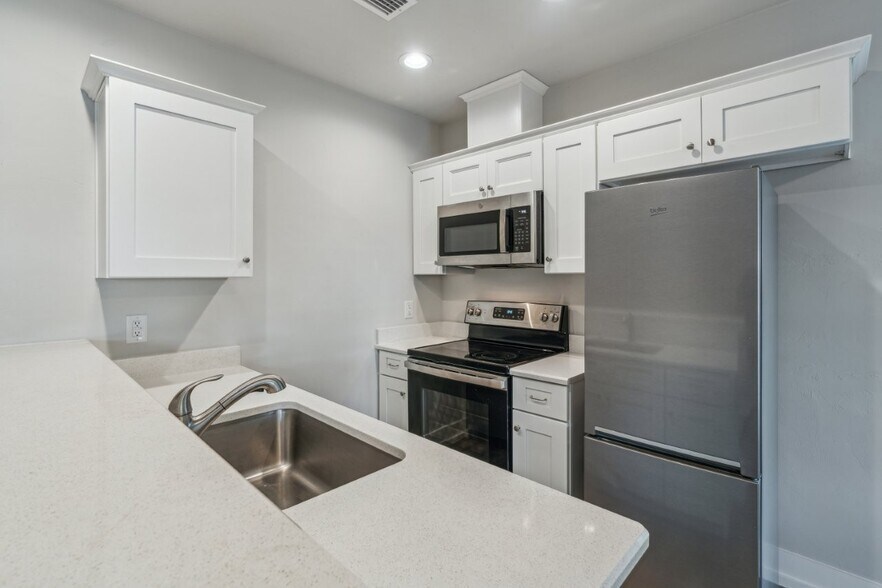 More Photos Of 112 NW 9th St, Gainesville Multifamily For Sale