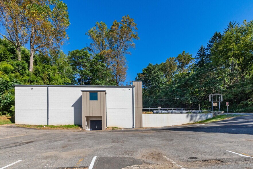 More Photos Of 639 Biltmore Ave, Asheville Medical For Lease
