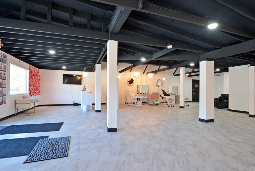 More Photos Of 5491 Adams St, Mounds View Freestanding For Sale