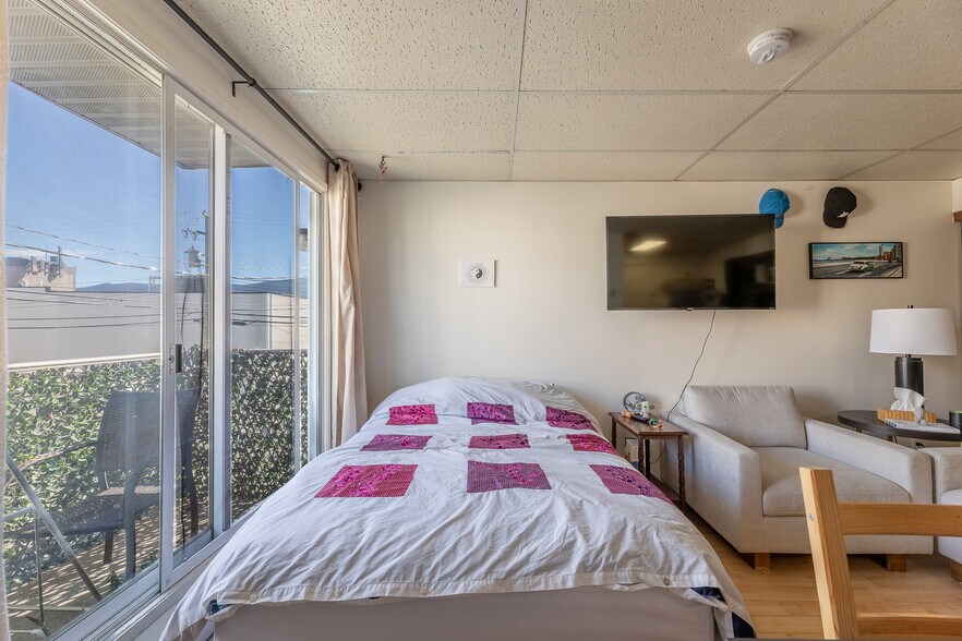 More Photos Of 157 Wade Av W, Penticton Apartments For Sale