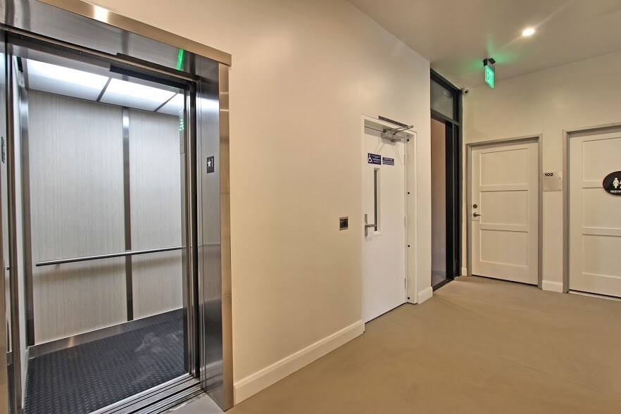 More Photos Of 1451 Chevy Chase Dr, Glendale Medical For Lease