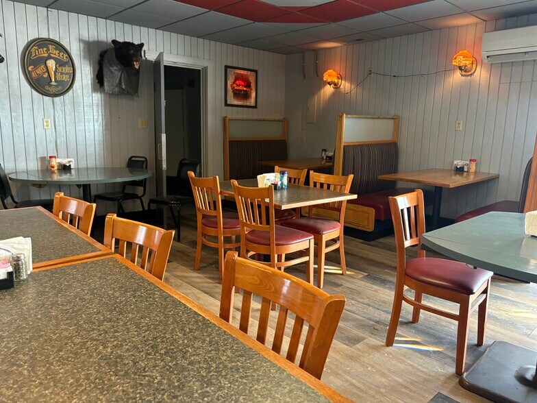More Photos Of 1040 S Wayne St, Saint Marys Restaurant For Sale