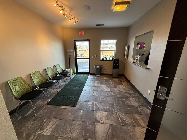 More Photos Of 935 Boyson Ct NE, Hiawatha Office For Lease