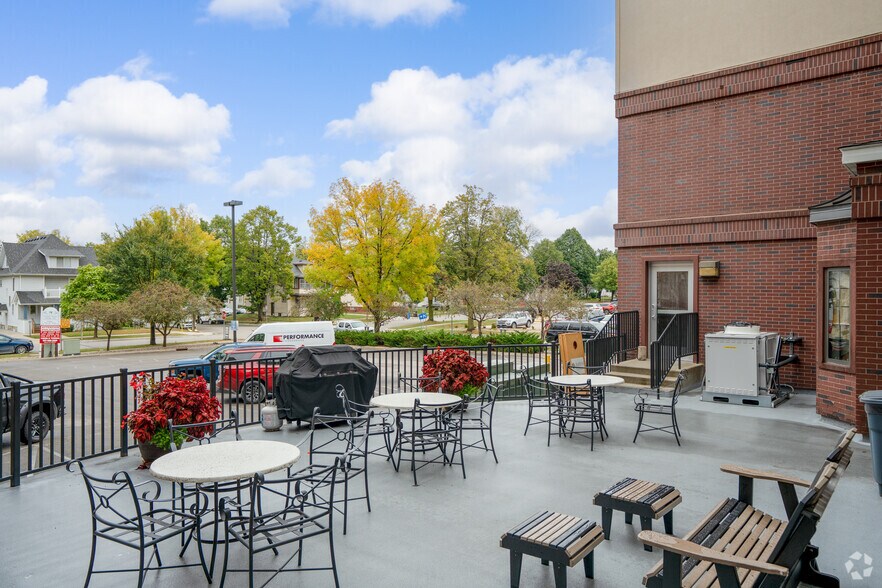 More Photos Of 1211 2nd St SW, Rochester Hospitality For Sale