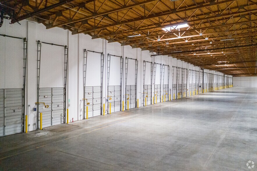 More Photos Of 4225 Hacienda Dr, Pleasanton Warehouse For Lease