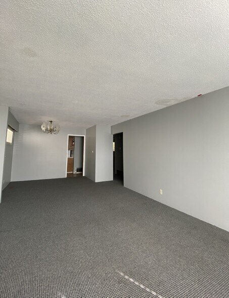 More Photos Of 15855 Vine Av, White Rock Land For Sale