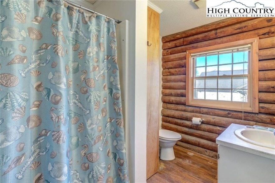 More Photos Of 71 E Cheek St, Sparta Apartments For Sale