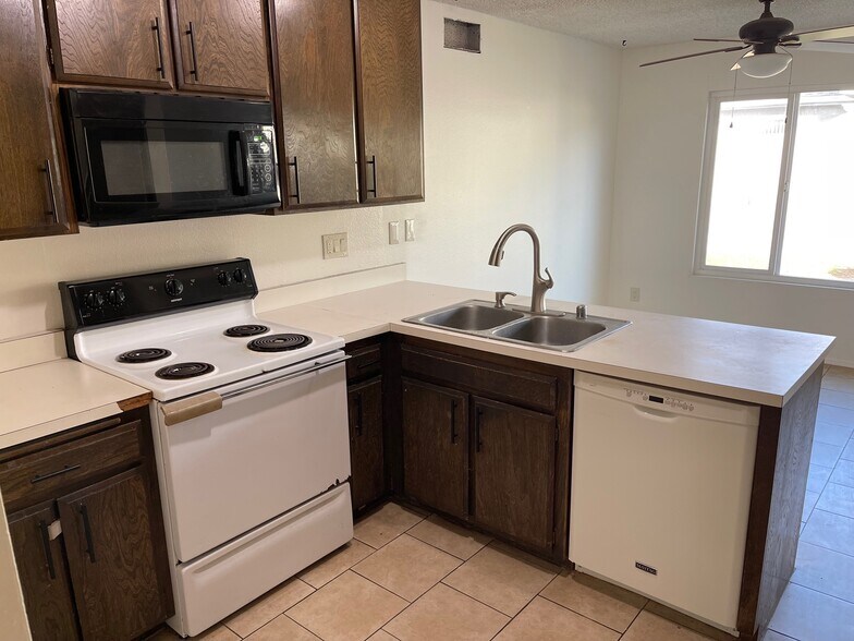 More Photos Of 2362 Wyandote Ave, Placentia Apartments For Sale