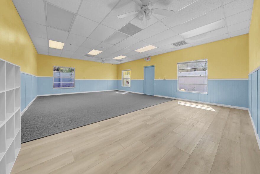 More Photos Of 1419 Sunset Point Rd, Clearwater Office For Sale