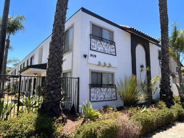 Primary Photo Of 909 S Sunshine Ave, El Cajon Apartments For Sale