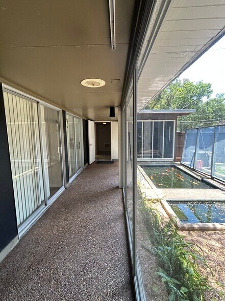 More Photos Of 4916 Kelvin Dr, Houston Coworking Space