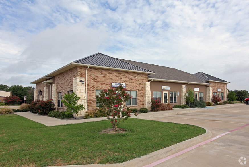 Primary Photo Of 101 Executive Ct, Waxahachie Medical For Sale