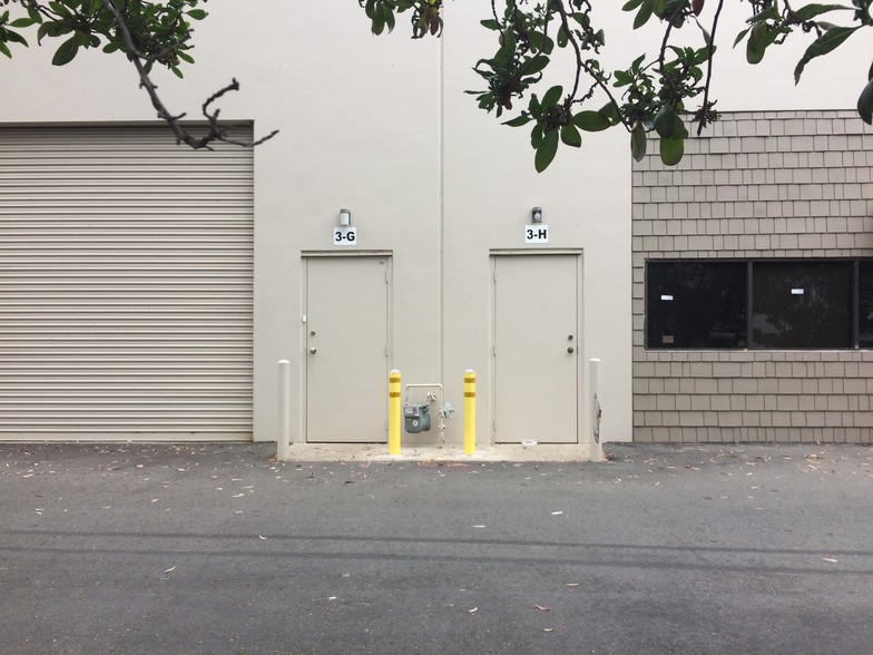 More Photos Of 1921 Carnegie Ave, Santa Ana Industrial For Lease