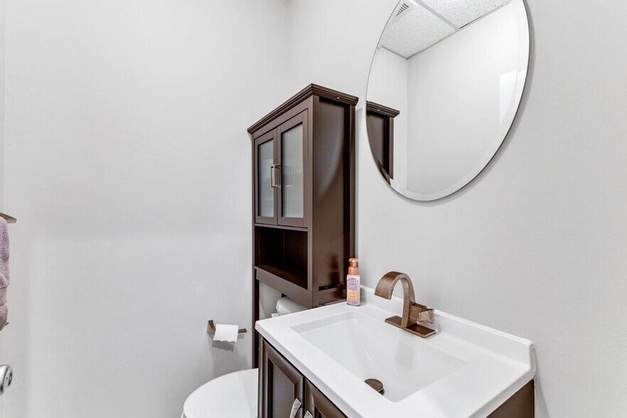 More Photos Of 24700 Center Ridge Rd, Westlake Medical For Lease