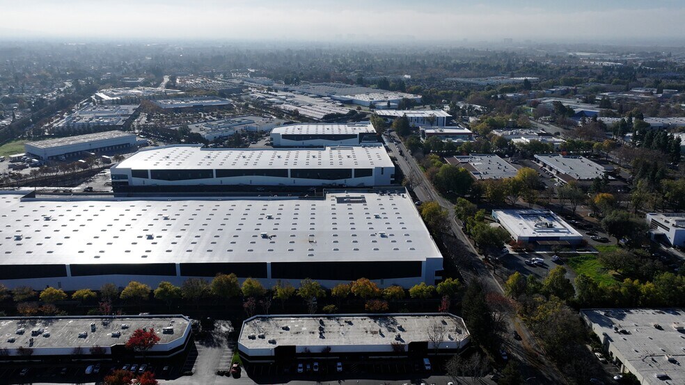 More Photos Of 2526 Qume Dr, San Jose Light Distribution For Lease