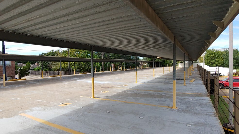 More Photos Of 2470 Gray Falls Dr, Houston Office For Lease