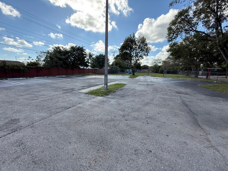 More Photos Of 18053-18065 NW 27th Ave, Miami Gardens Unknown For Lease