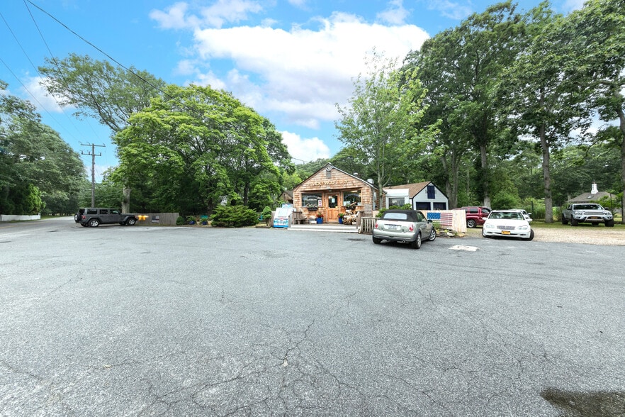 More Photos Of 472 Old Stone Hwy, East Hampton Storefront Retail Residential For Sale