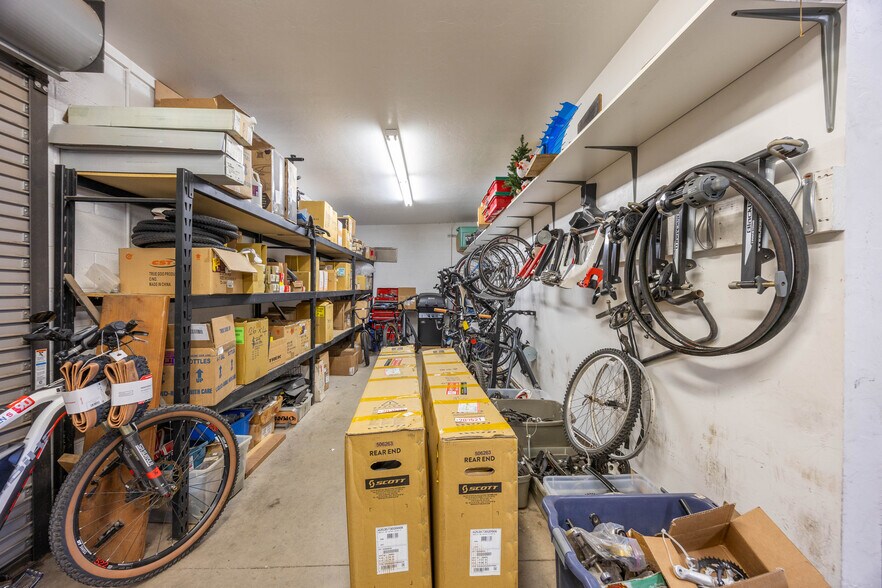 More Photos Of 1301 E Fry Blvd, Sierra Vista General Retail For Sale