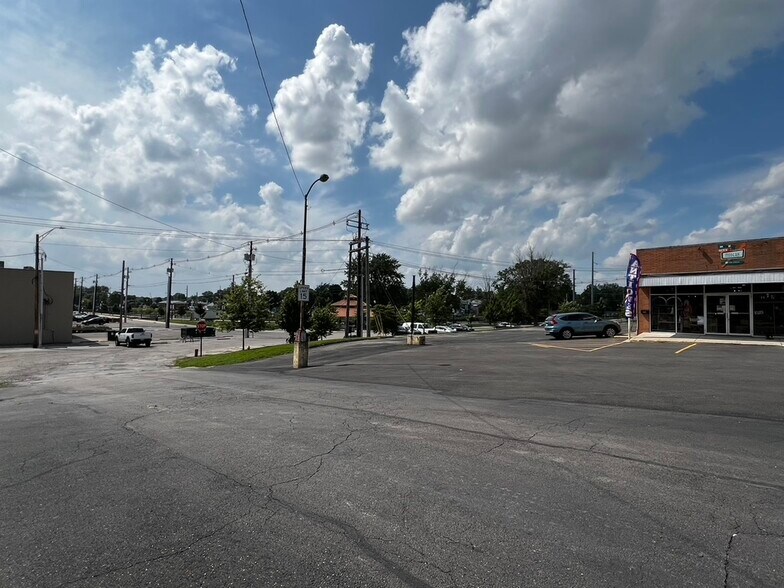 More Photos Of 114-116 E Auglaize St, Wapakoneta Unknown For Lease
