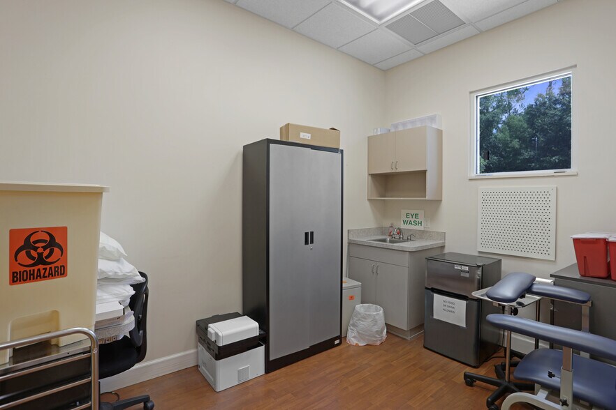 More Photos Of 3780 NW 83rd St, Gainesville Medical For Lease